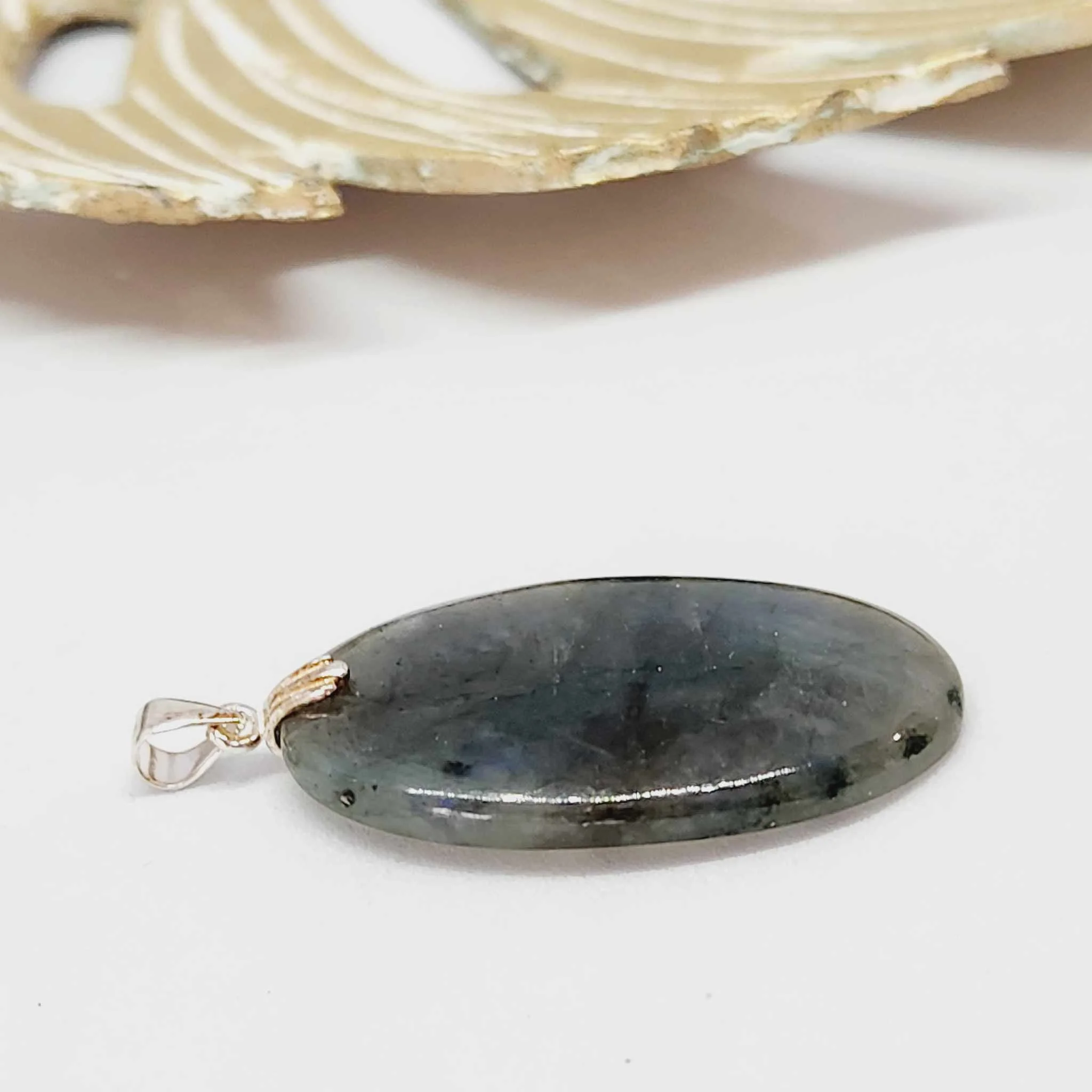 pendentif ovale labradorite