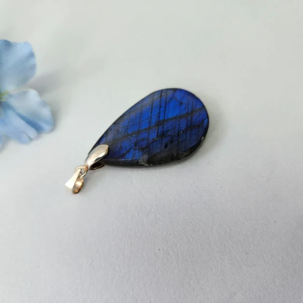 pendentif labradorite bleue coté