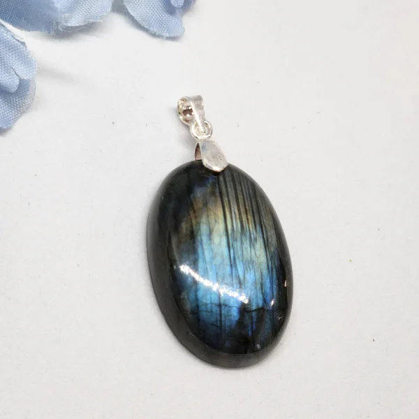 pendentif labradorite ovale bleu rayé