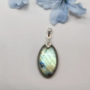 pendentif labradorite ovale verte rayé