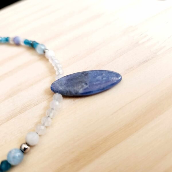 parure cyanite
