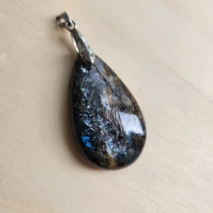 pendentif cyanite gold