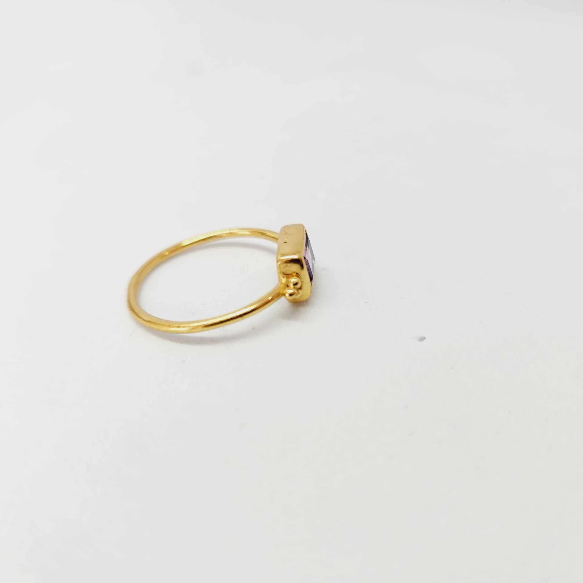 bague améthyste rectangle doré